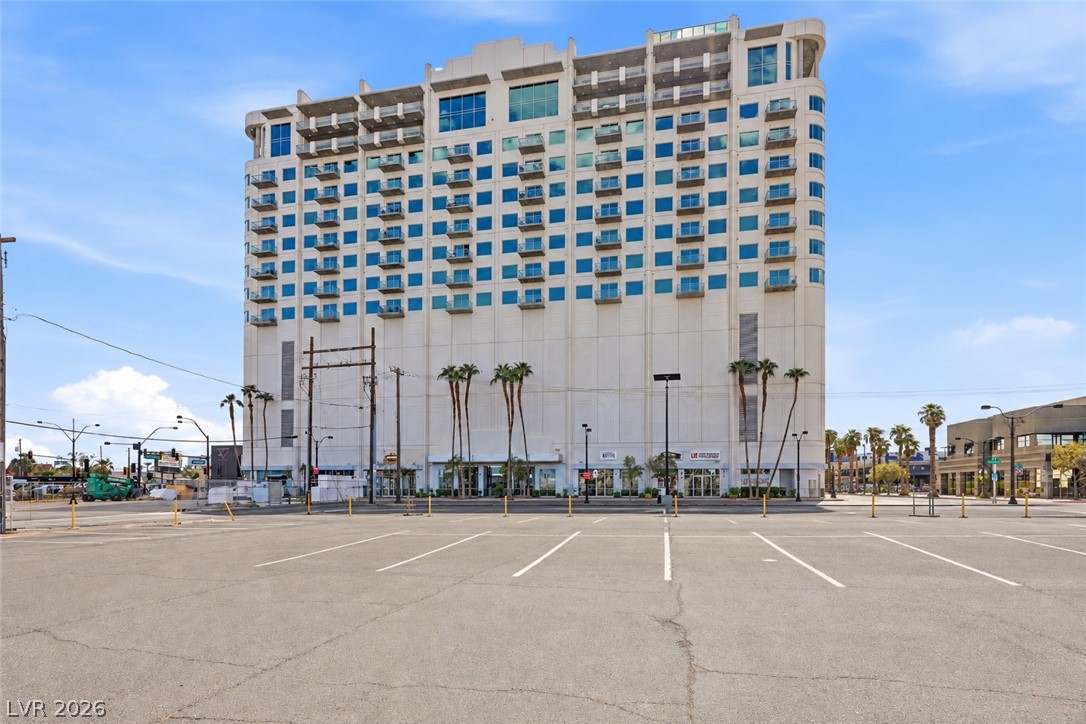 Photo 2 of 900 S Las Vegas Boulevard #702