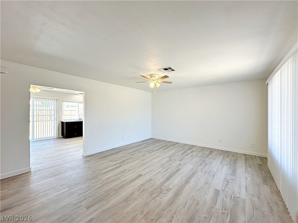 Photo 4 of 2501 Oak Glen Way