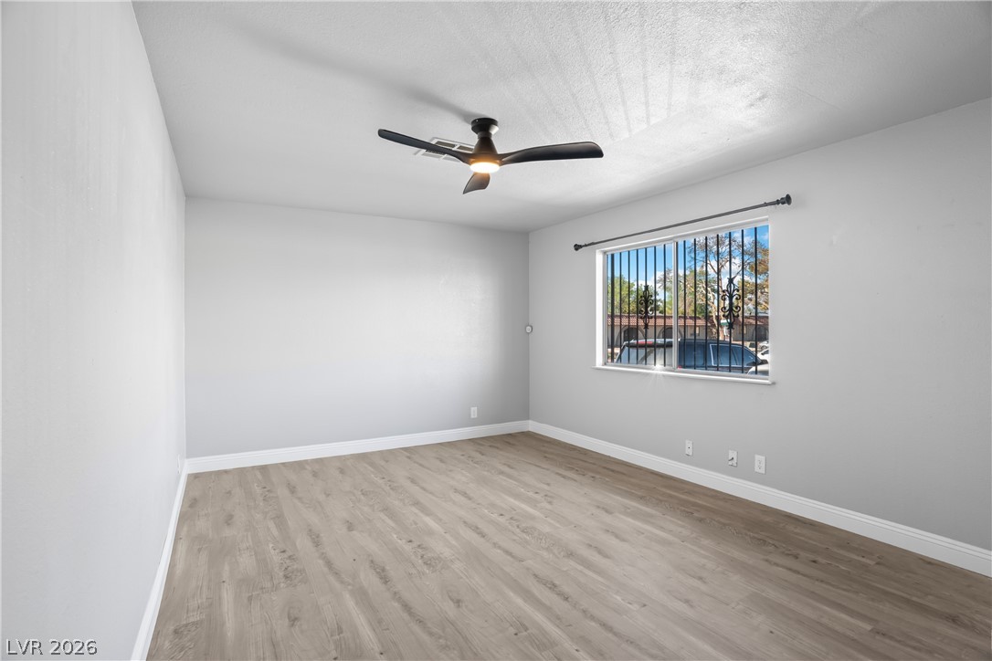 Photo 3 of 881 Mantis Way #1
