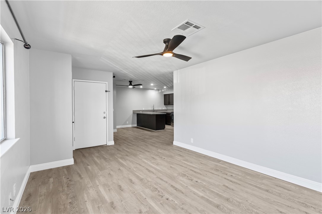 Photo 4 of 881 Mantis Way #1