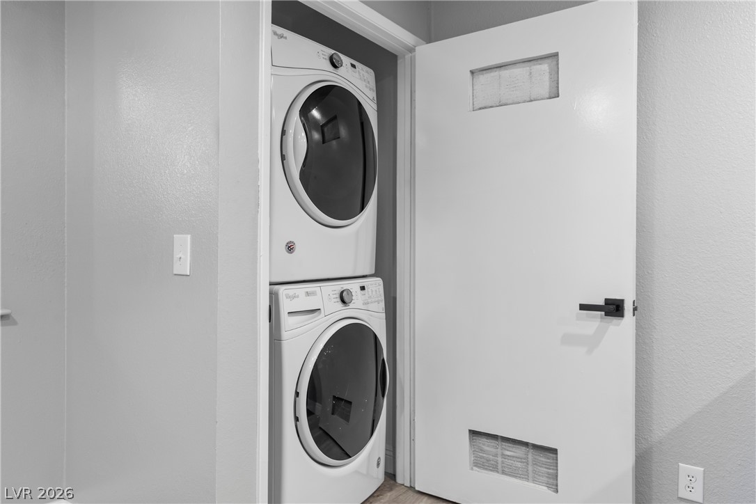 Photo 8 of 21, 881 Mantis Way #1
