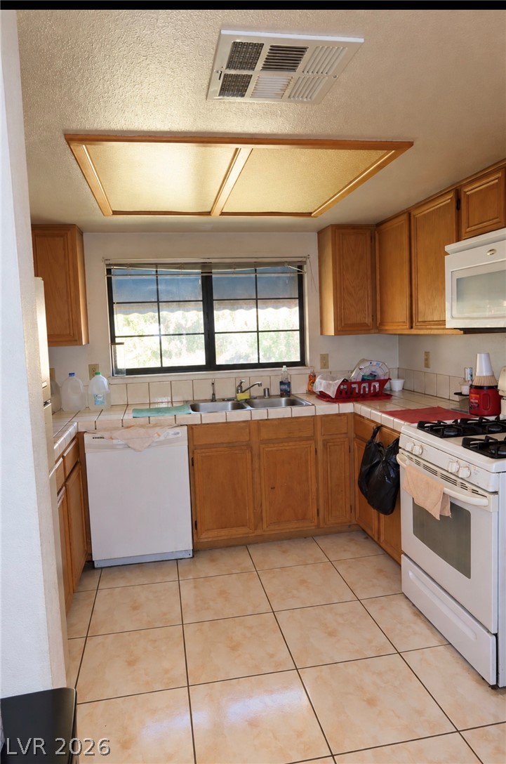 Photo 11 of 29, 101 Luna Way #242