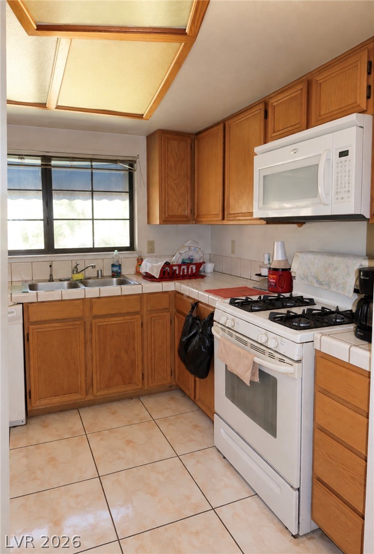Photo 14 of 29, 101 Luna Way #242