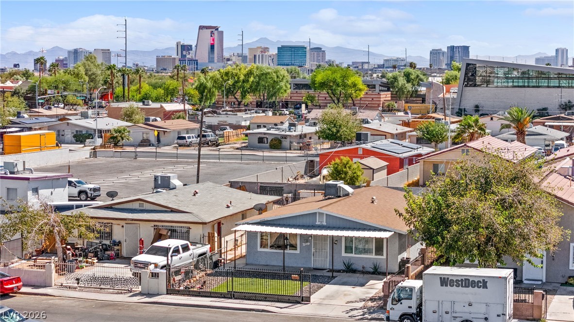 Photo 3 of 1237 Hassell Avenue