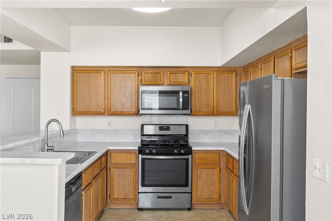 Photo 13 of 40, 1501 Truett Street #203