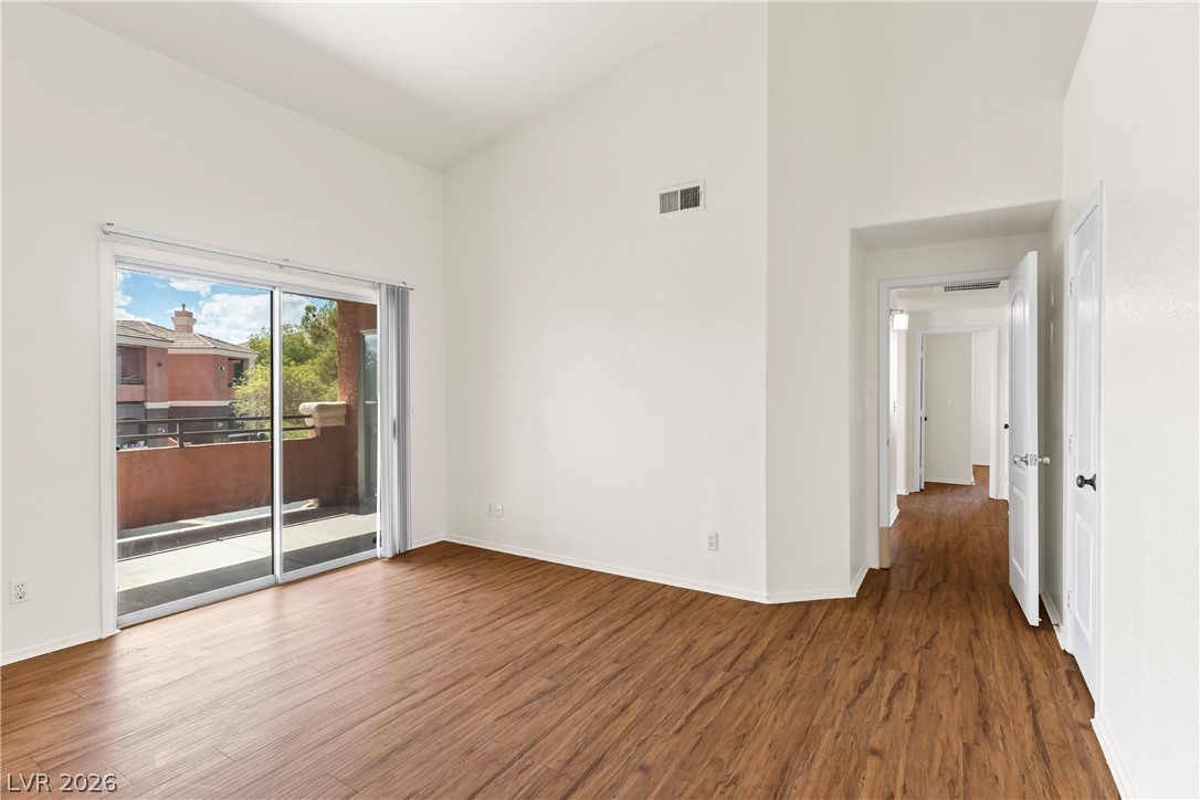 Photo 21 of 40, 1501 Truett Street #203