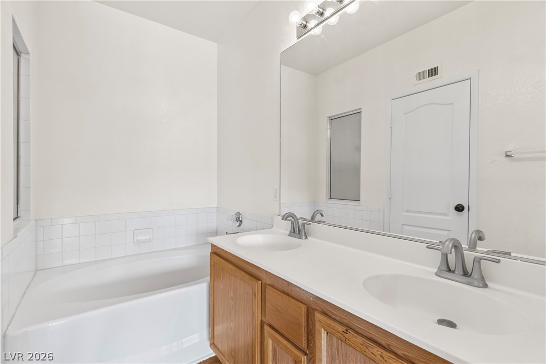 Photo 23 of 40, 1501 Truett Street #203