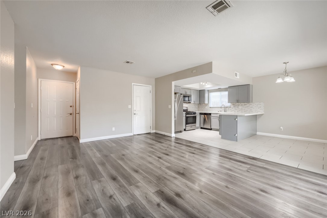 Photo 5 of 520 Close Avenue