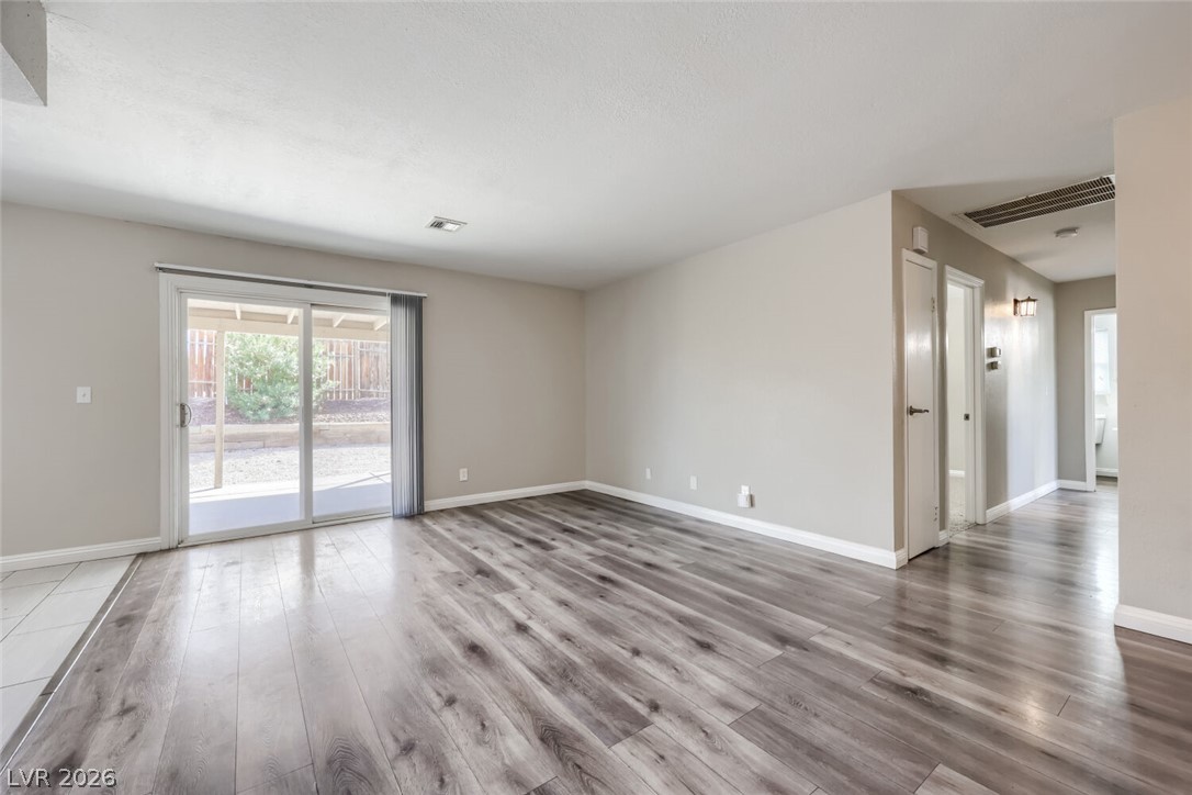 Photo 6 of 29, 520 Close Avenue