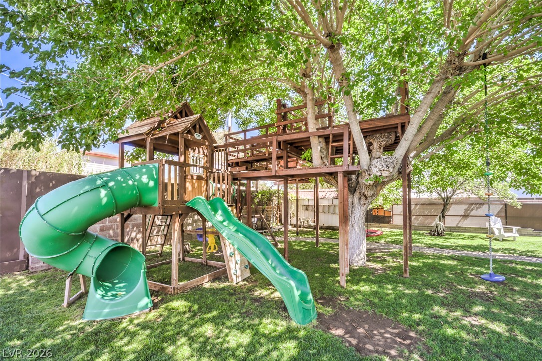 Photo 33 of 48, 712 Aztec Place