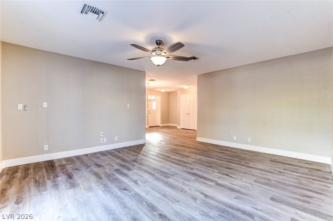 Photo 12 of 44, 3358 HORIZON Street