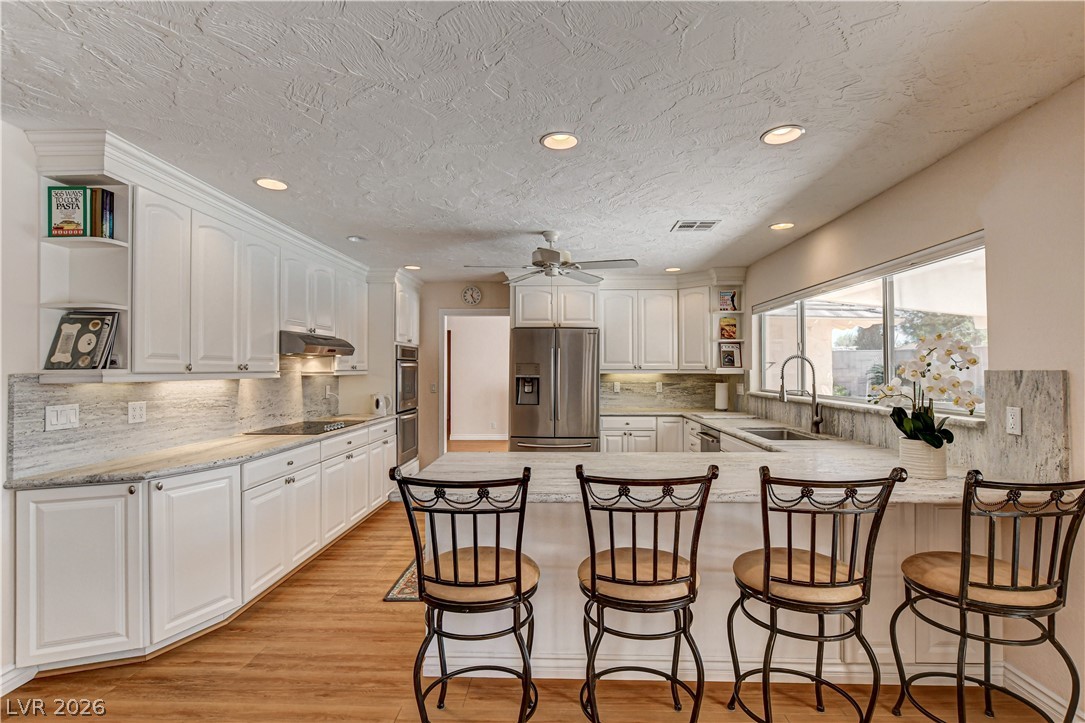 Photo 4 of 3753 Meadowcrest Drive