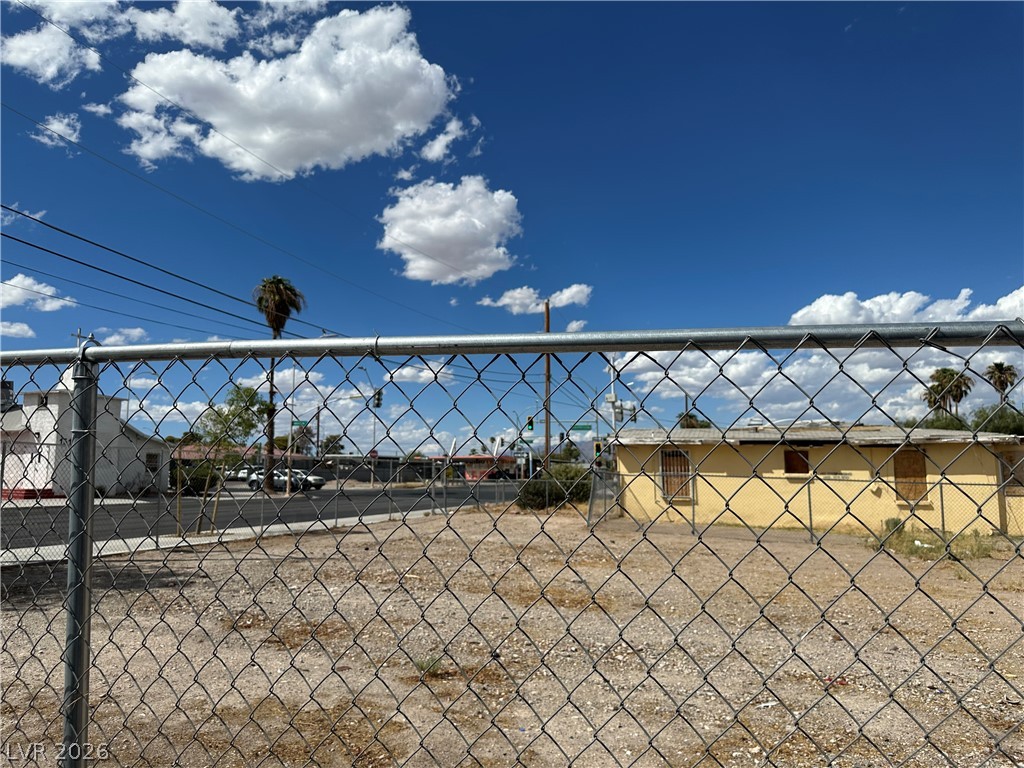 Photo 5 of 1524 D Street
