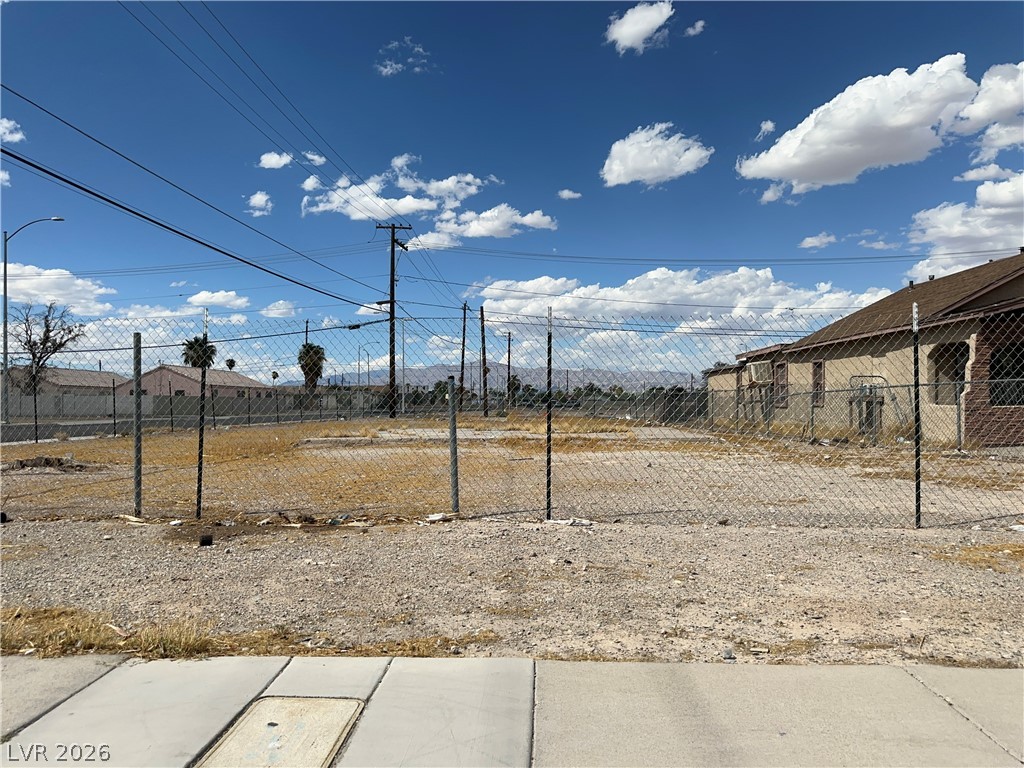 Photo 3 of 1524 D Street