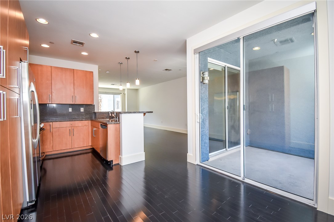 Photo 10 of 49, 9050 W Tropicana Avenue #1129