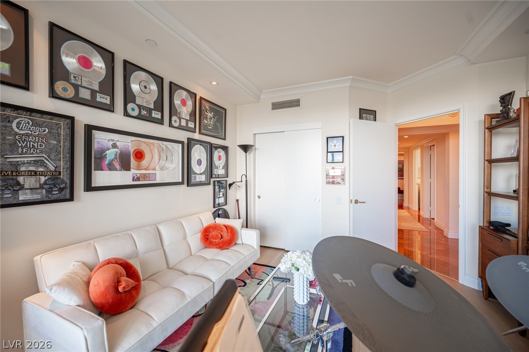 Photo 43 of 90, 2857 Paradise Road #1702