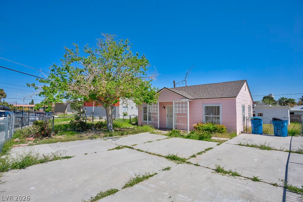 Photo 8 of 46, 914 N 1st Street