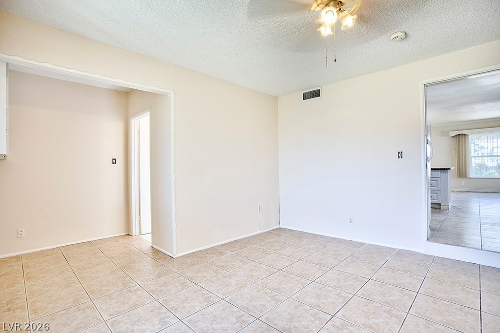 Photo 33 of 46, 914 N 1st Street