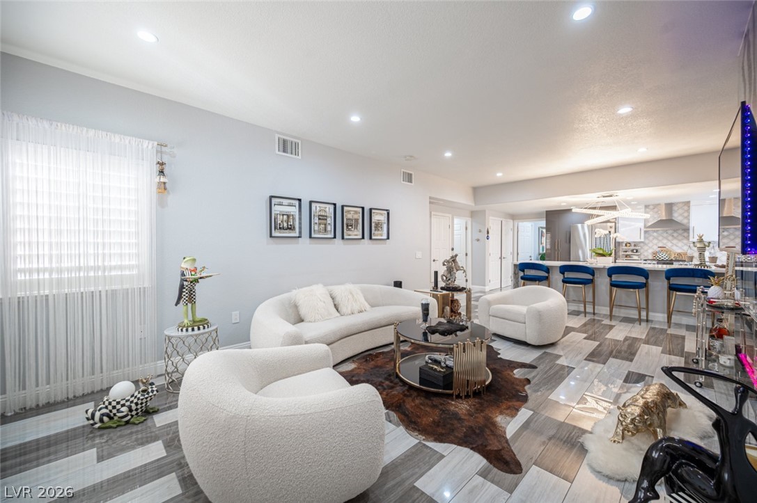 Photo 6 of 38, 3327 Erva Street #133