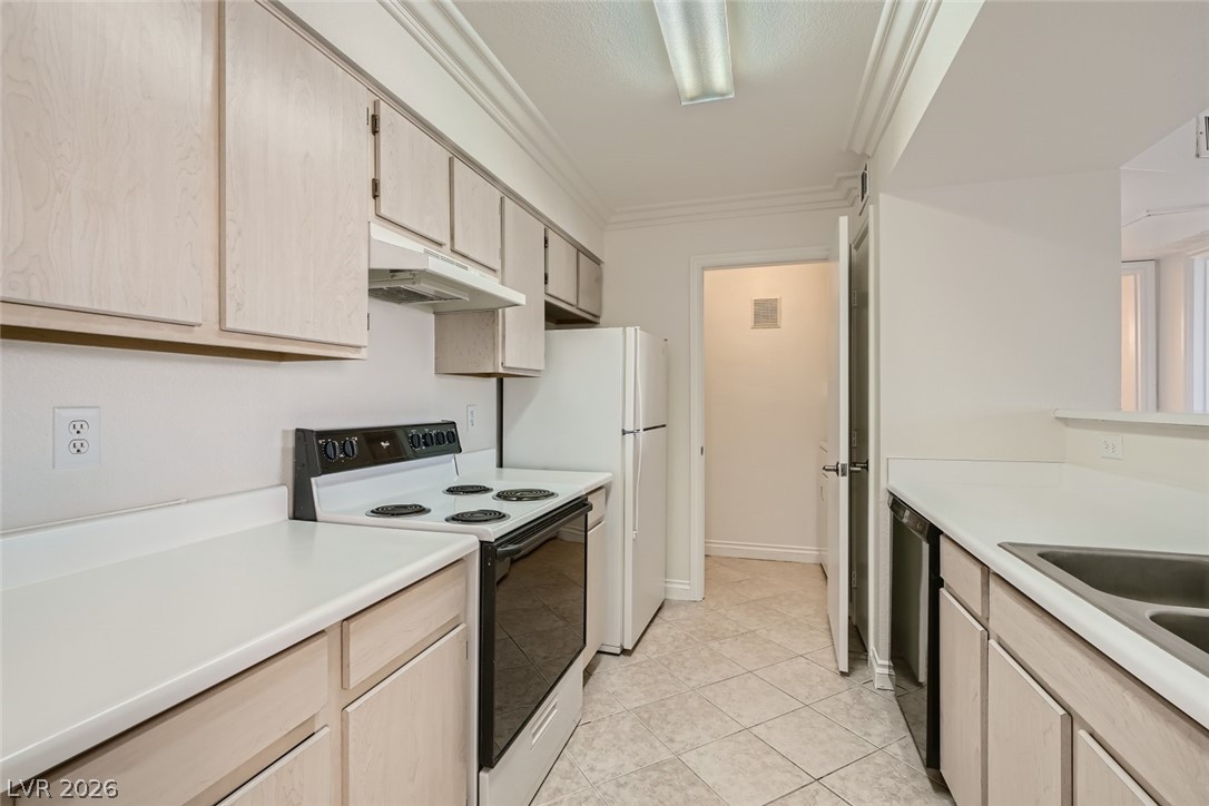 Photo 16 of 35, 1150 N Buffalo Drive #2094