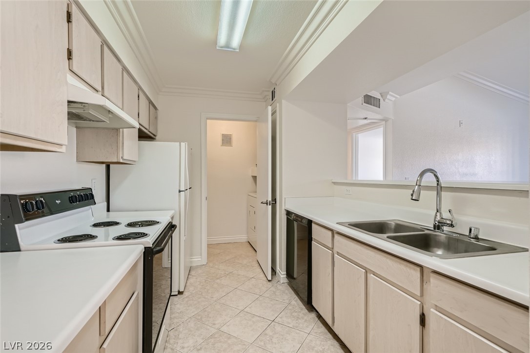 Photo 17 of 35, 1150 N Buffalo Drive #2094