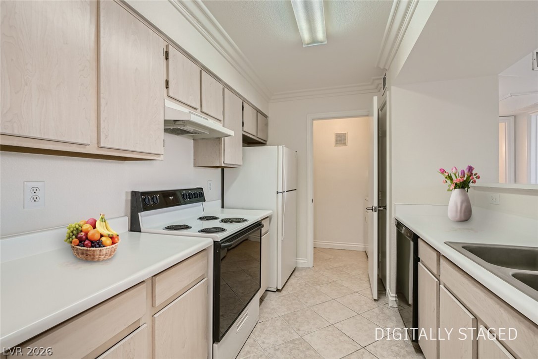 Photo 6 of 35, 1150 N Buffalo Drive #2094