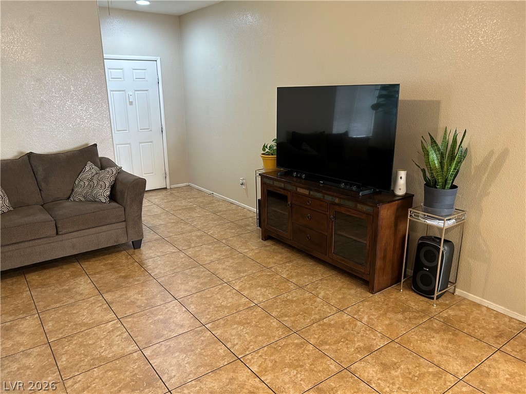 Photo 4 of 3992 Gray Aster Drive