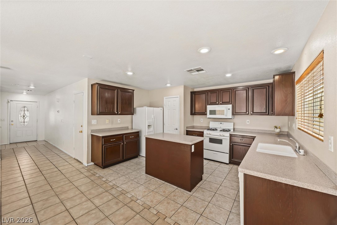 Photo 9 of 22, 1194 Golden Apple Street