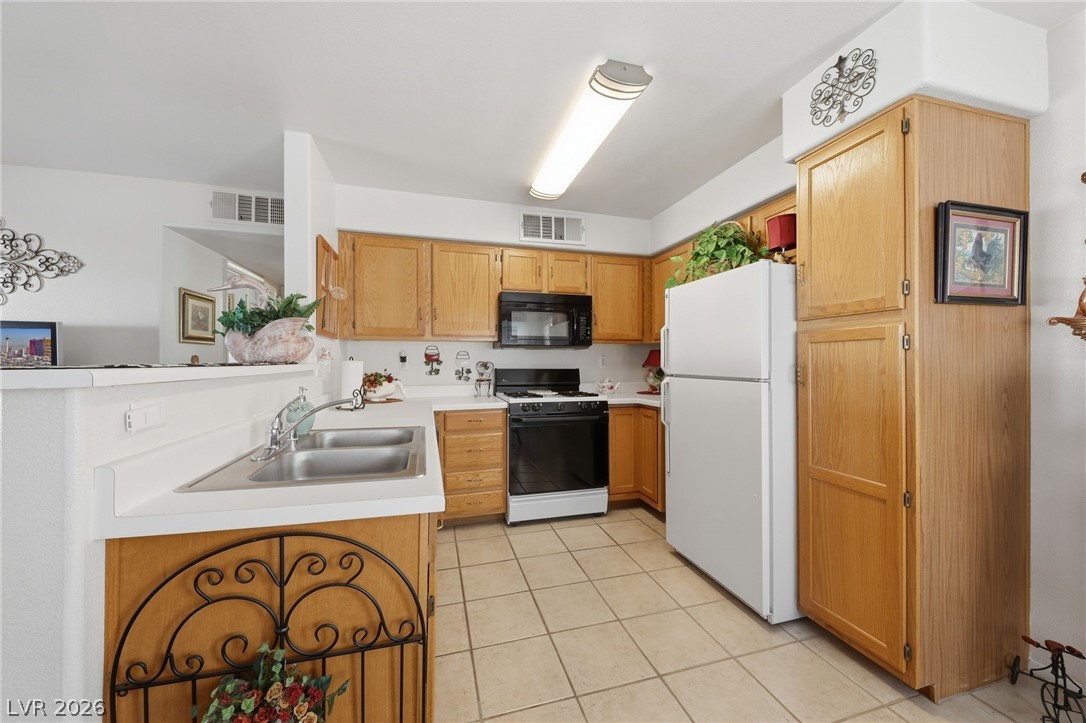 Photo 10 of 24, 3425 E Russell Road #243
