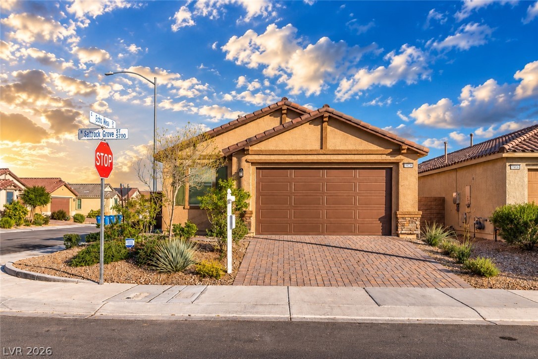 5740 Saltrock Grove Street, North Las Vegas 89081