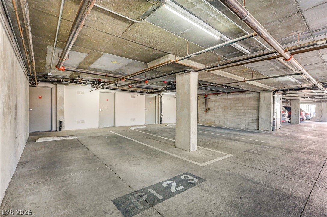 Photo 27 of 49, 83 E Agate Avenue #302