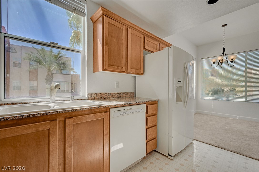 Photo 7 of 49, 83 E Agate Avenue #302