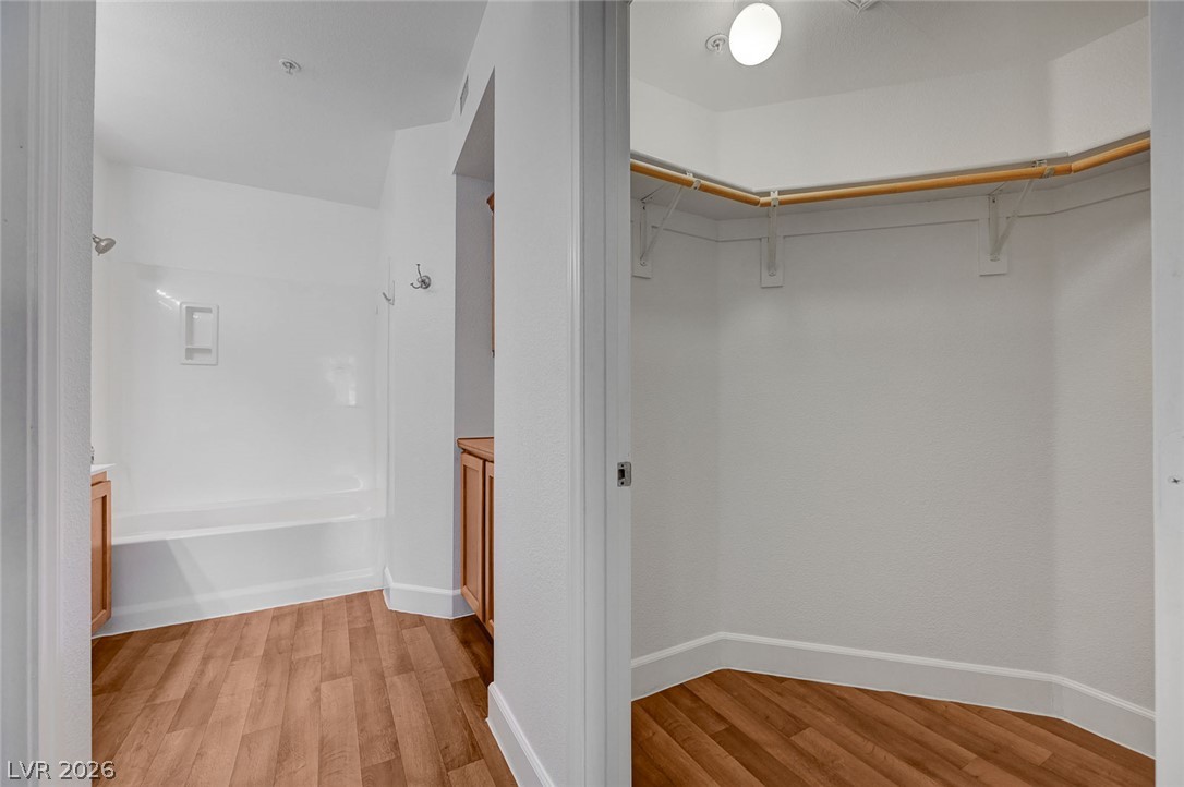 Photo 14 of 49, 83 E Agate Avenue #302