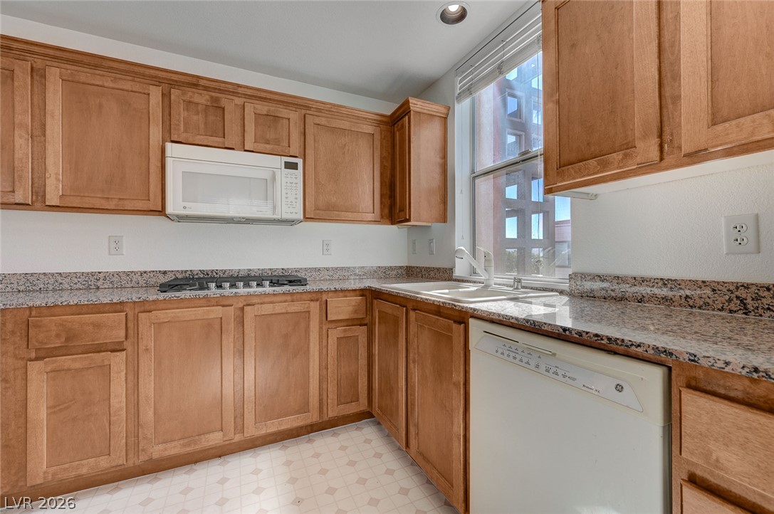 Photo 5 of 83 E Agate Avenue #302
