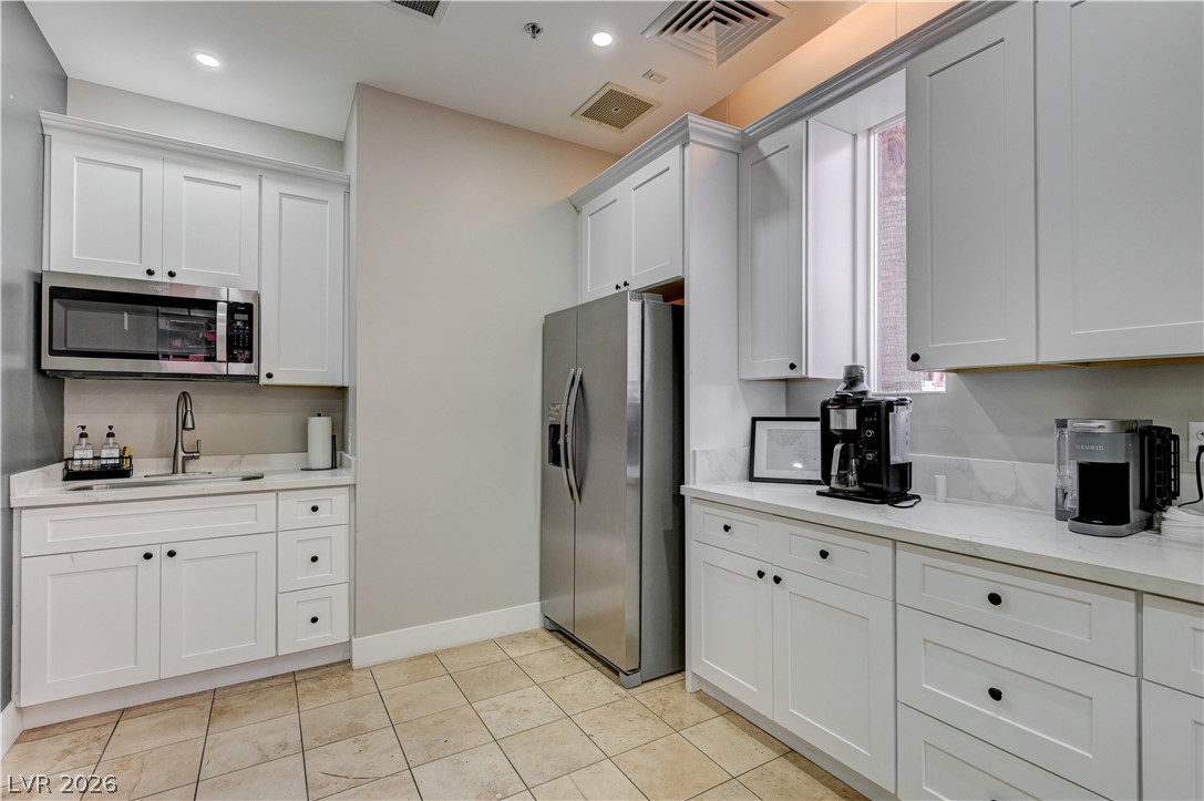 Photo 47 of 49, 83 E Agate Avenue #302