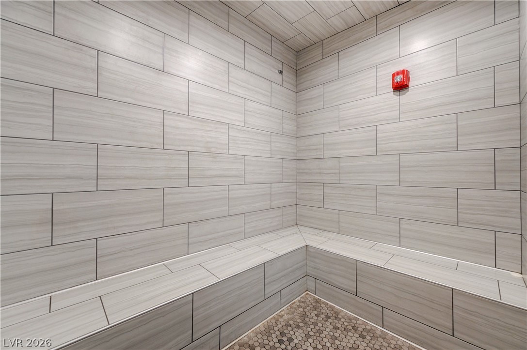Photo 48 of 49, 83 E Agate Avenue #302
