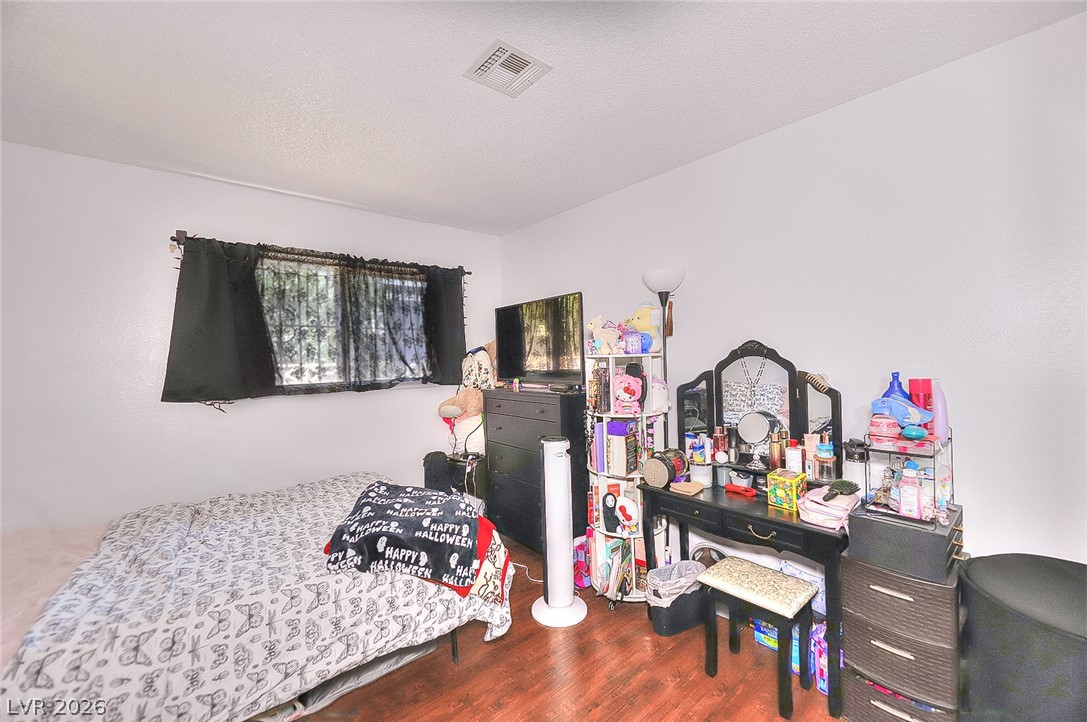 Photo 15 of 22, 6146 Cedarwood Avenue