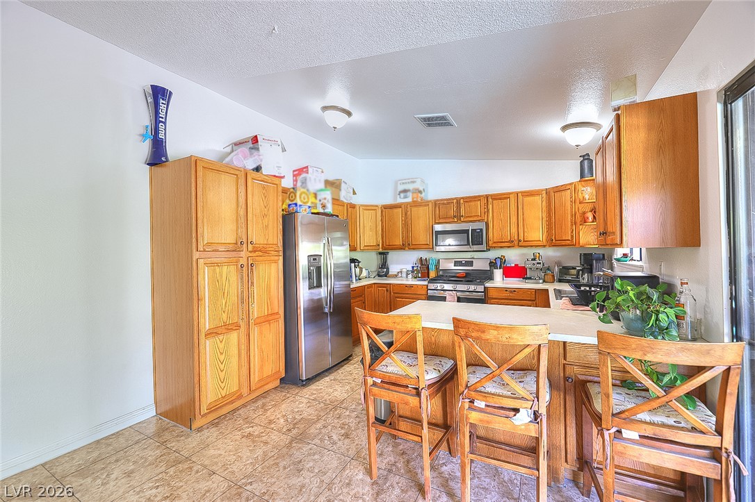 Photo 7 of 22, 6146 Cedarwood Avenue