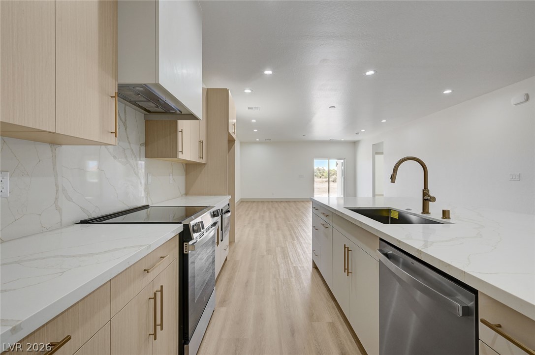 Photo 43 of 48, 1871 S Manzanita Drive