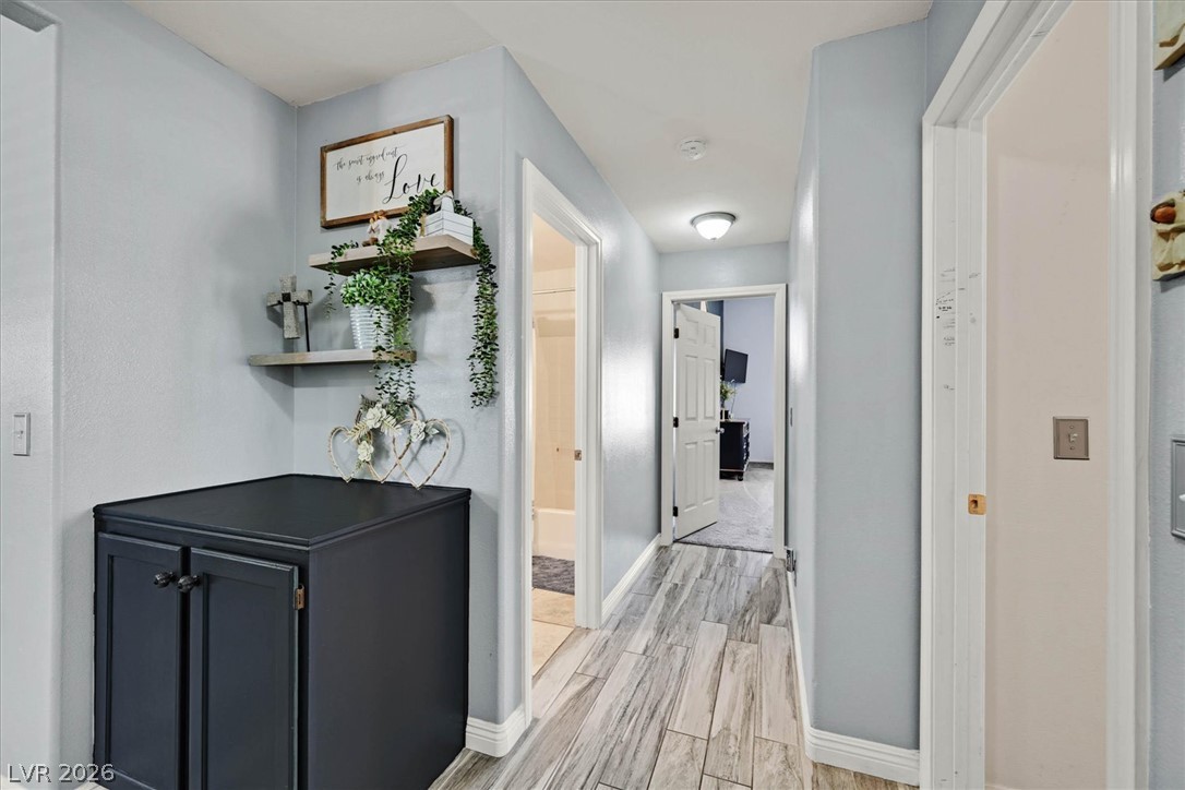 Photo 16 of 27, 712 Maccabe Avenue