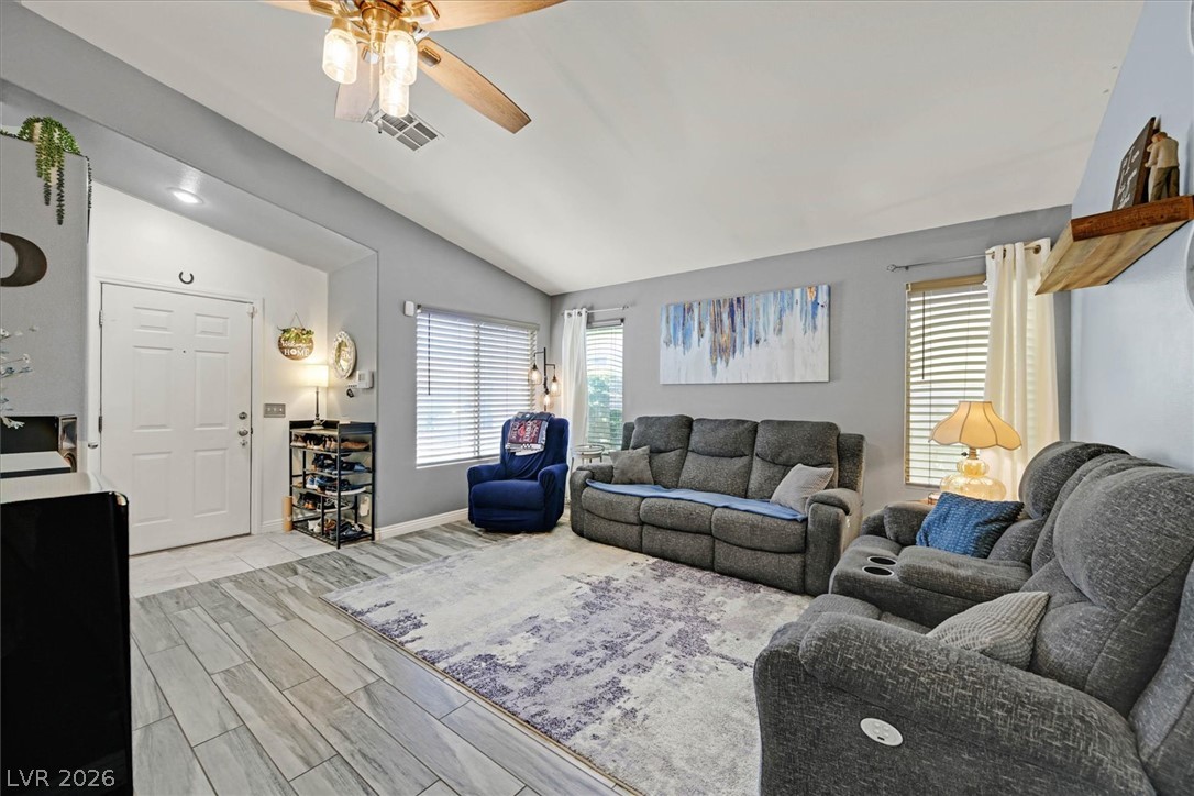 Photo 3 of 712 Maccabe Avenue