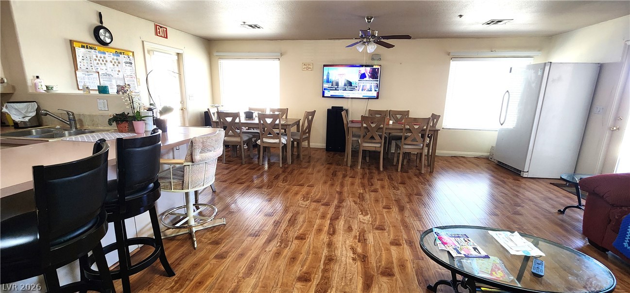 Photo 12 of 25, 4119 Meadowglen Circle