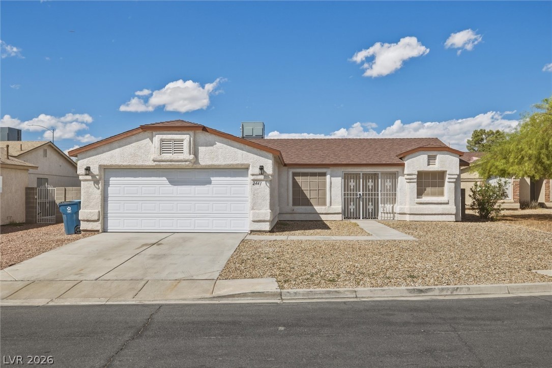 Photo 10 of 39, 2441 Saguaro Point Street