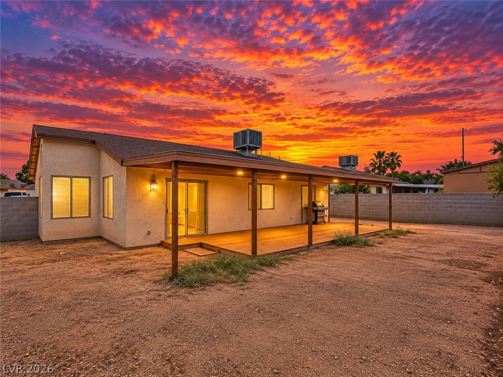 Photo 6 of 39, 2441 Saguaro Point Street