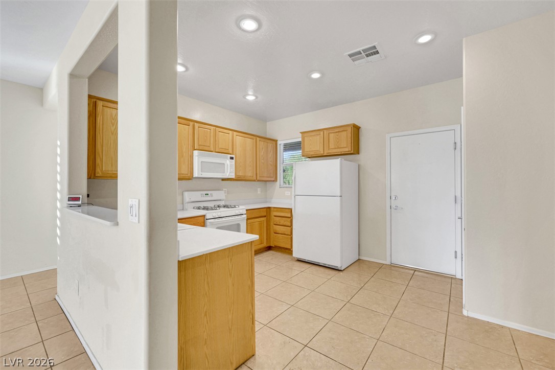 Photo 6 of 34, 2557 CORVUS Street
