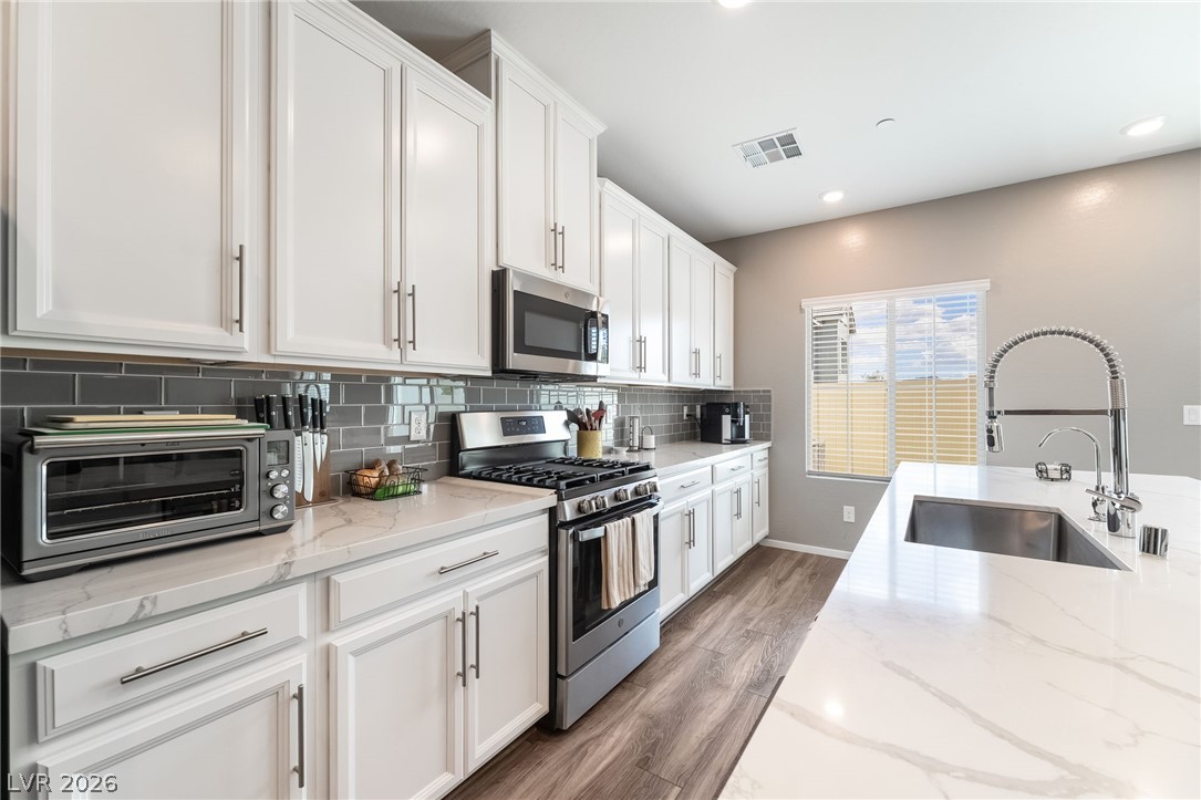 Photo 13 of 58, 524 Shophia Skye Street #214