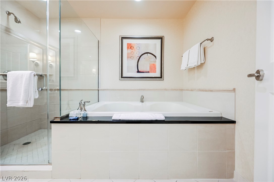 Photo 16 of 36, 125 E HARMON Avenue #1015