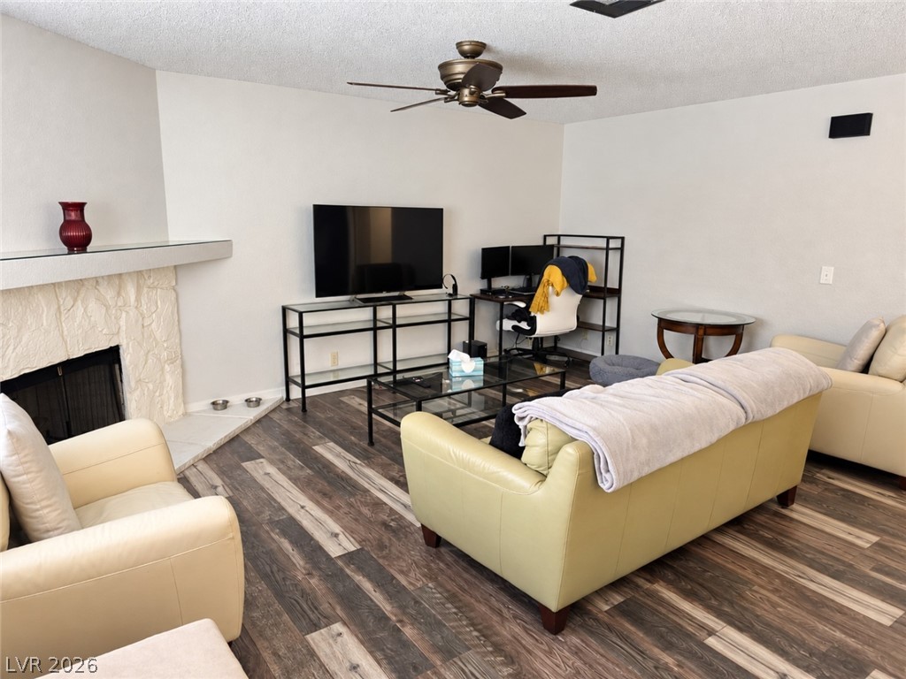 Photo 2 of 905 Rockview Drive #202