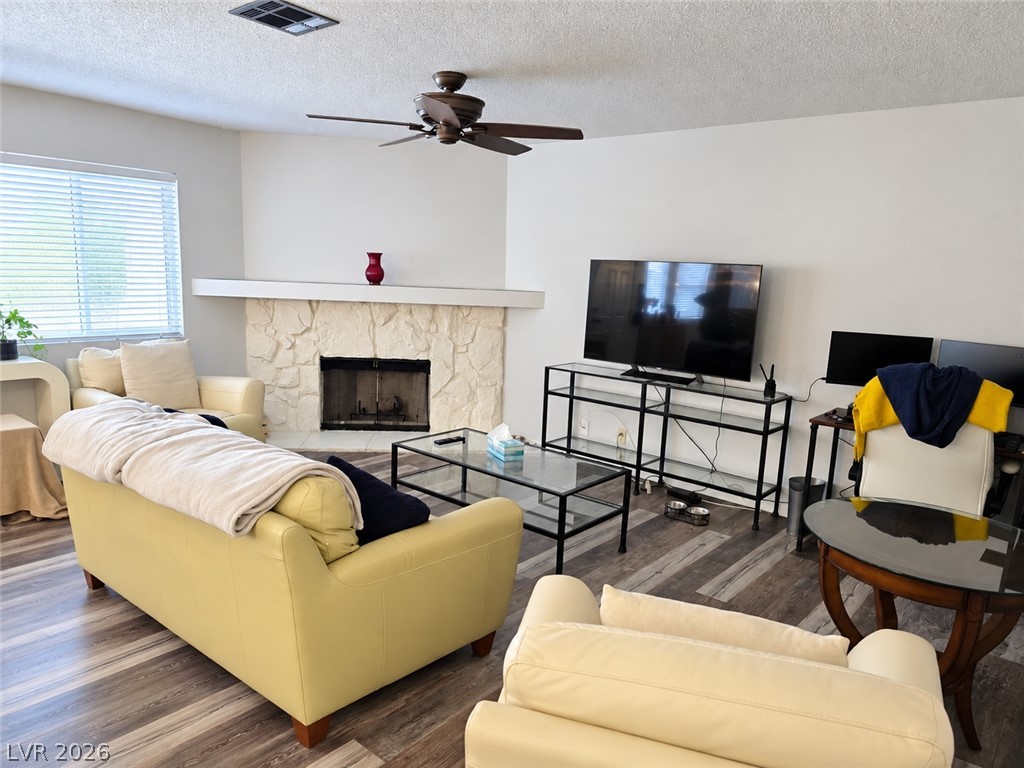 Photo 5 of 905 Rockview Drive #202