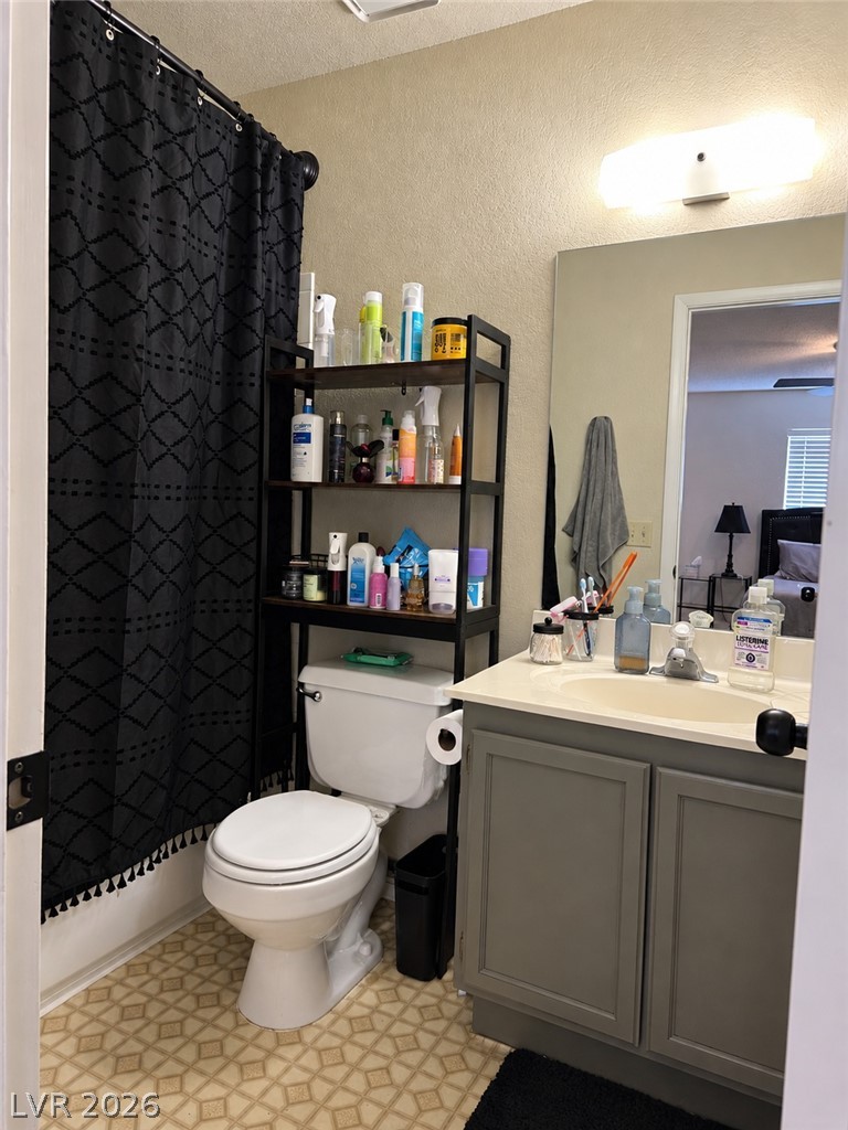 Photo 9 of 14, 905 Rockview Drive #202
